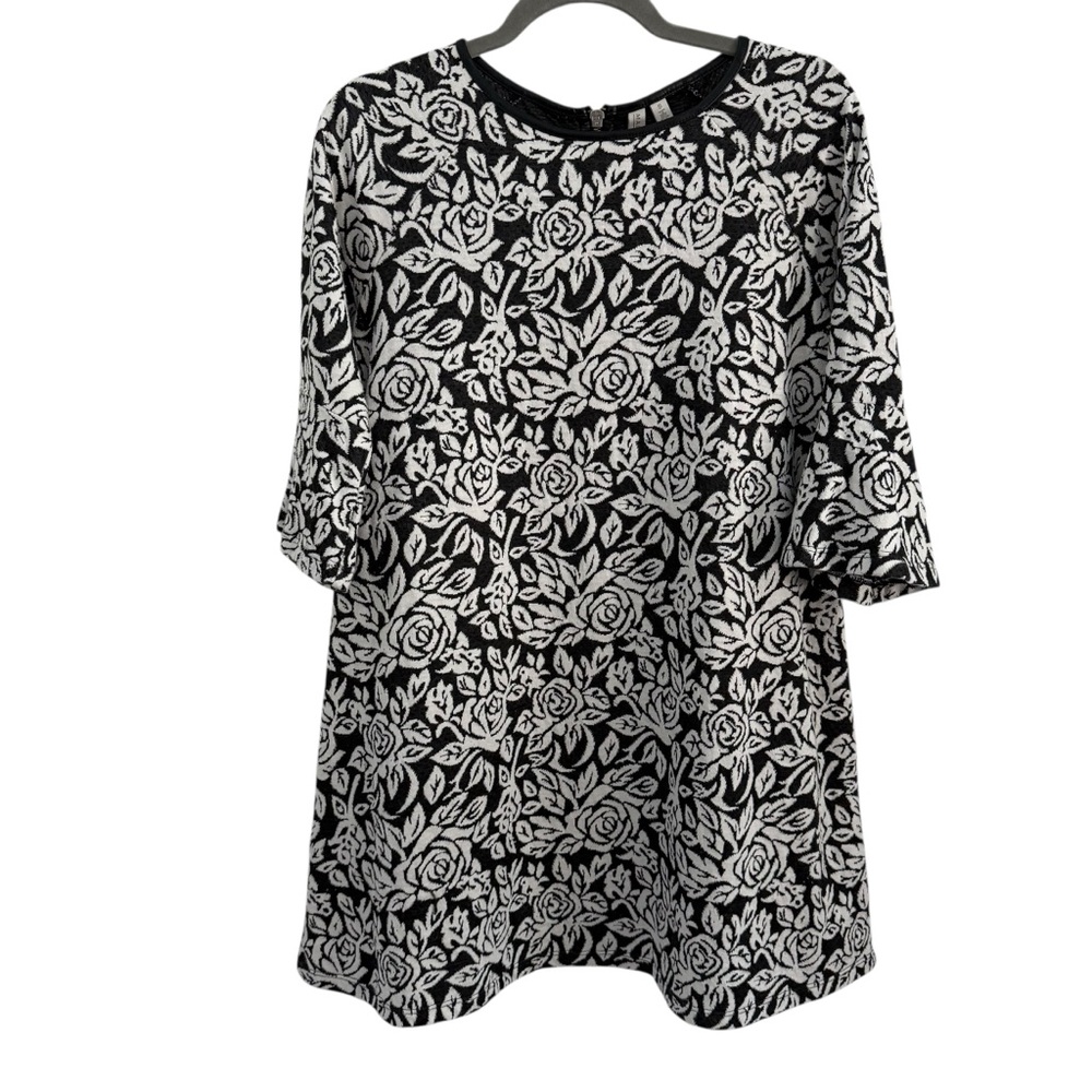 Black and White Floral Tunic Top